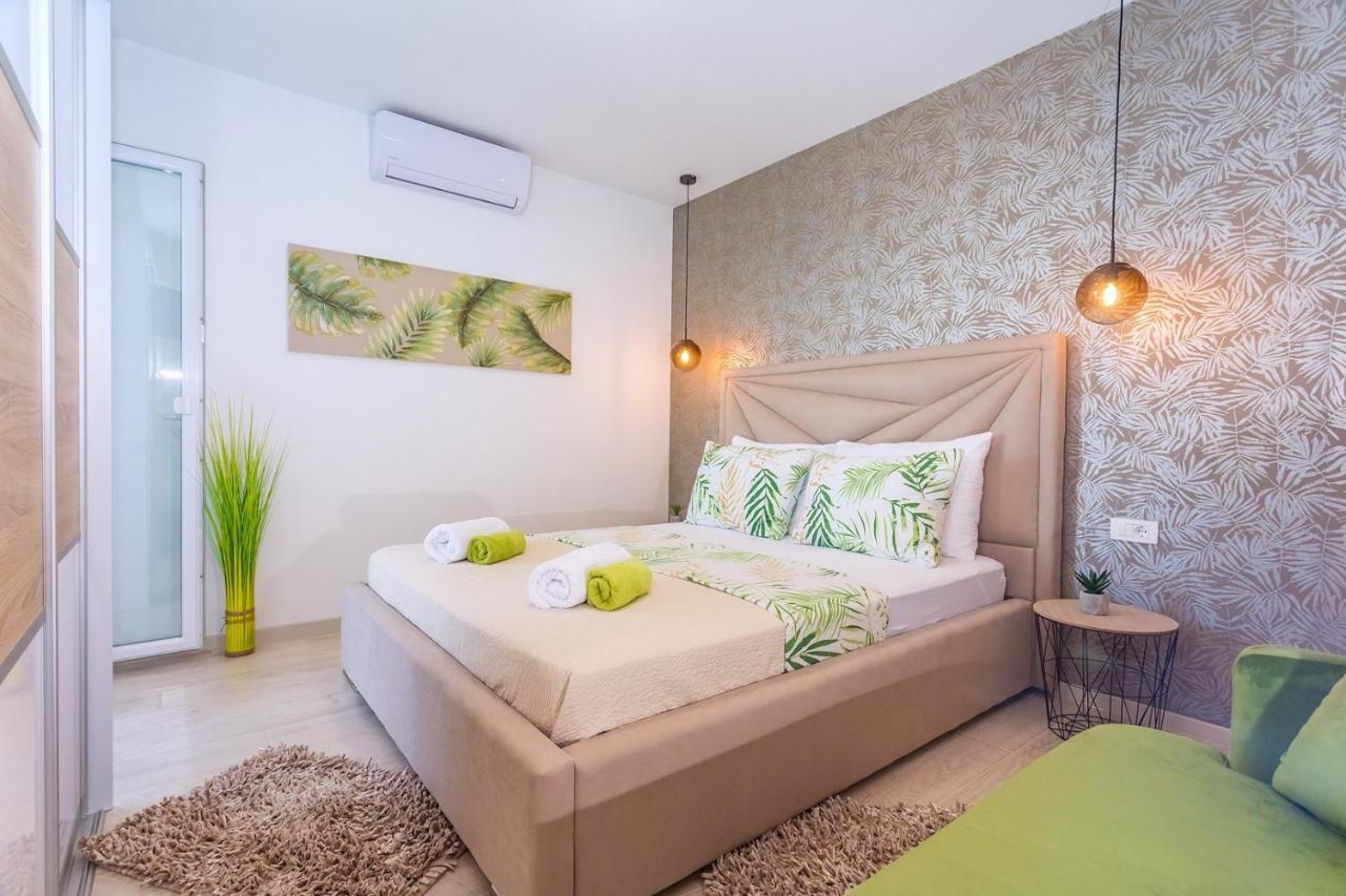 Villa Matan - Only 200M From The Sandy Beaches, Private 28M2 Pool Omiš Buitenkant foto