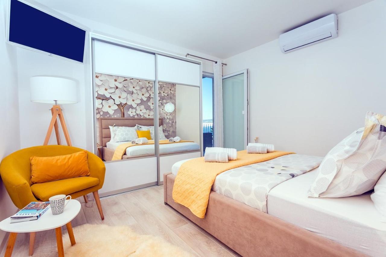 Villa Matan - Only 200M From The Sandy Beaches, Private 28M2 Pool Omiš Buitenkant foto