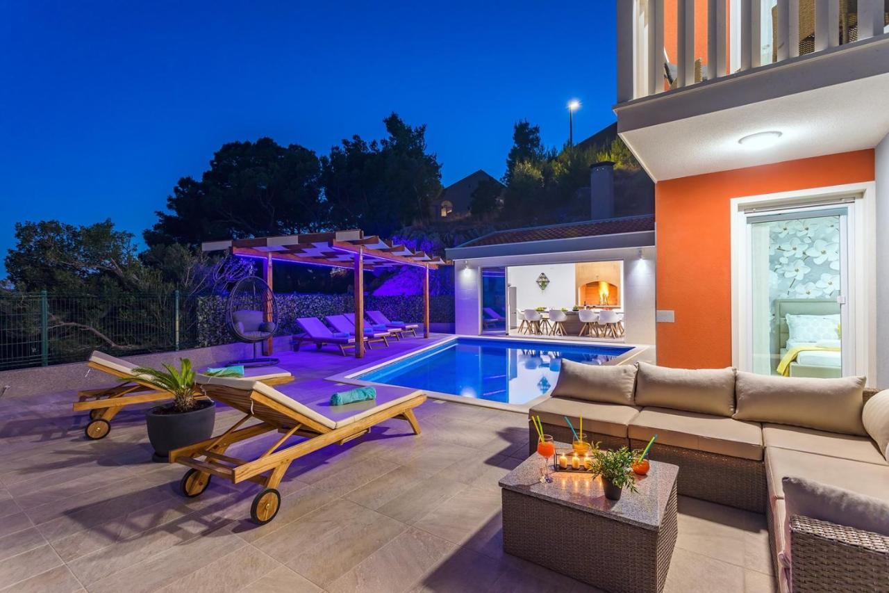 Villa Matan - Only 200M From The Sandy Beaches, Private 28M2 Pool Omiš Kamer foto