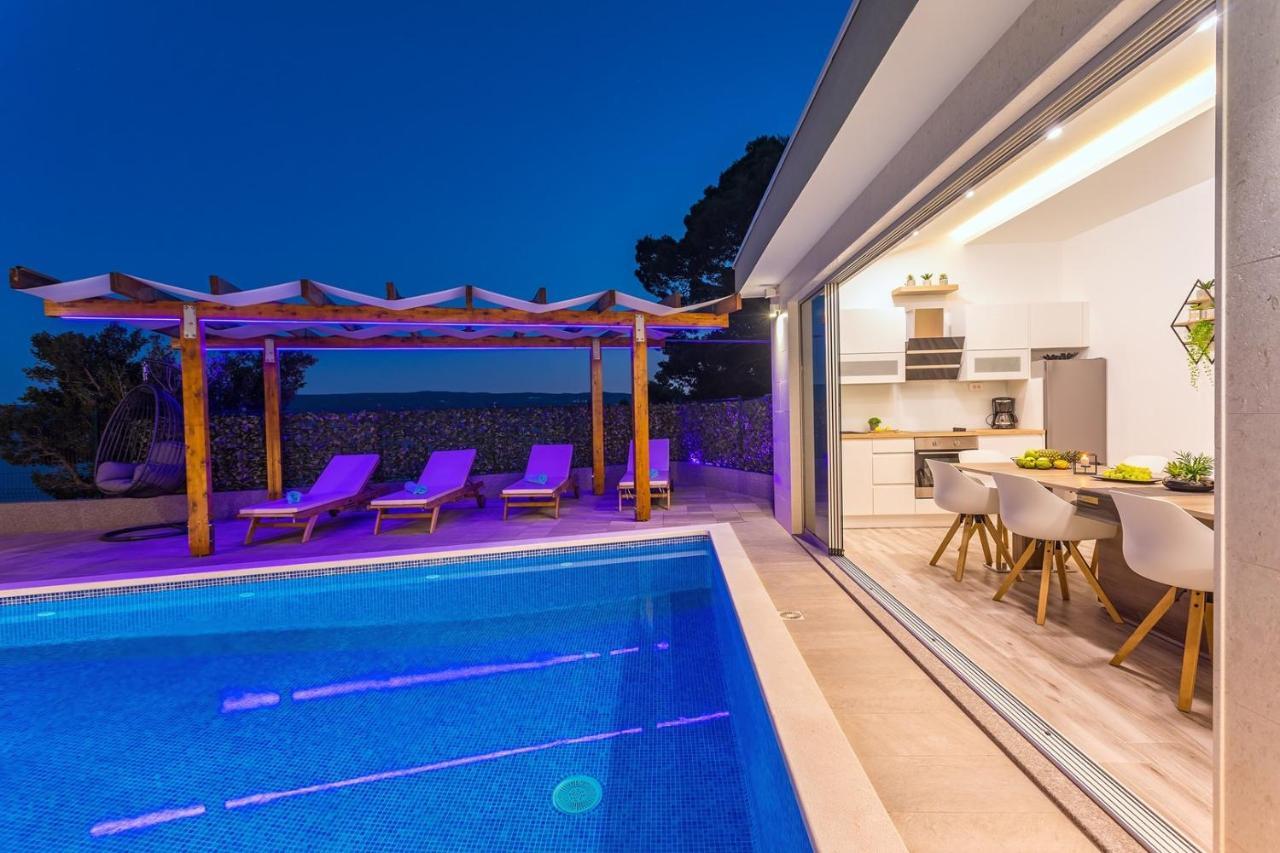 Villa Matan - Only 200M From The Sandy Beaches, Private 28M2 Pool Omiš Kamer foto