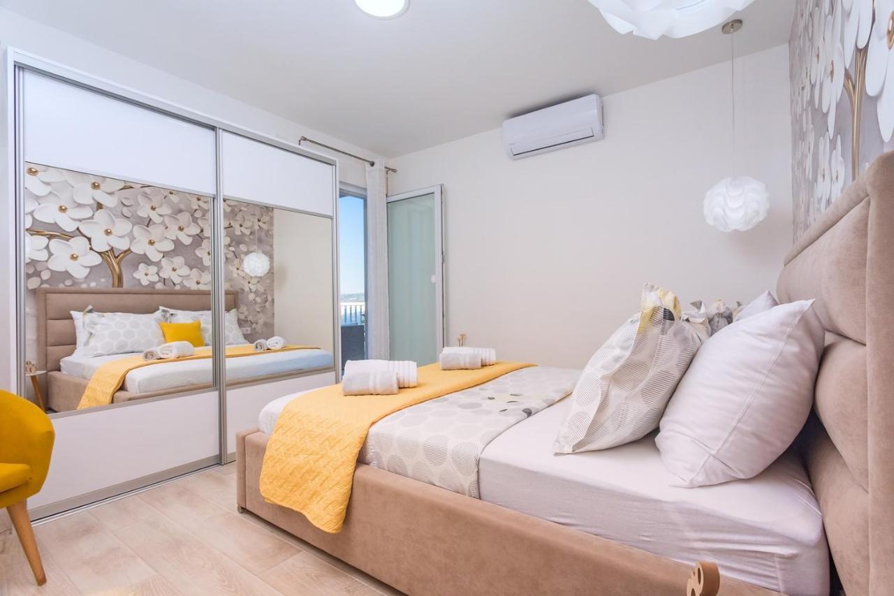 Villa Matan - Only 200M From The Sandy Beaches, Private 28M2 Pool Omiš Kamer foto